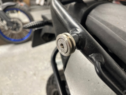 UNIVERSAL CLIP